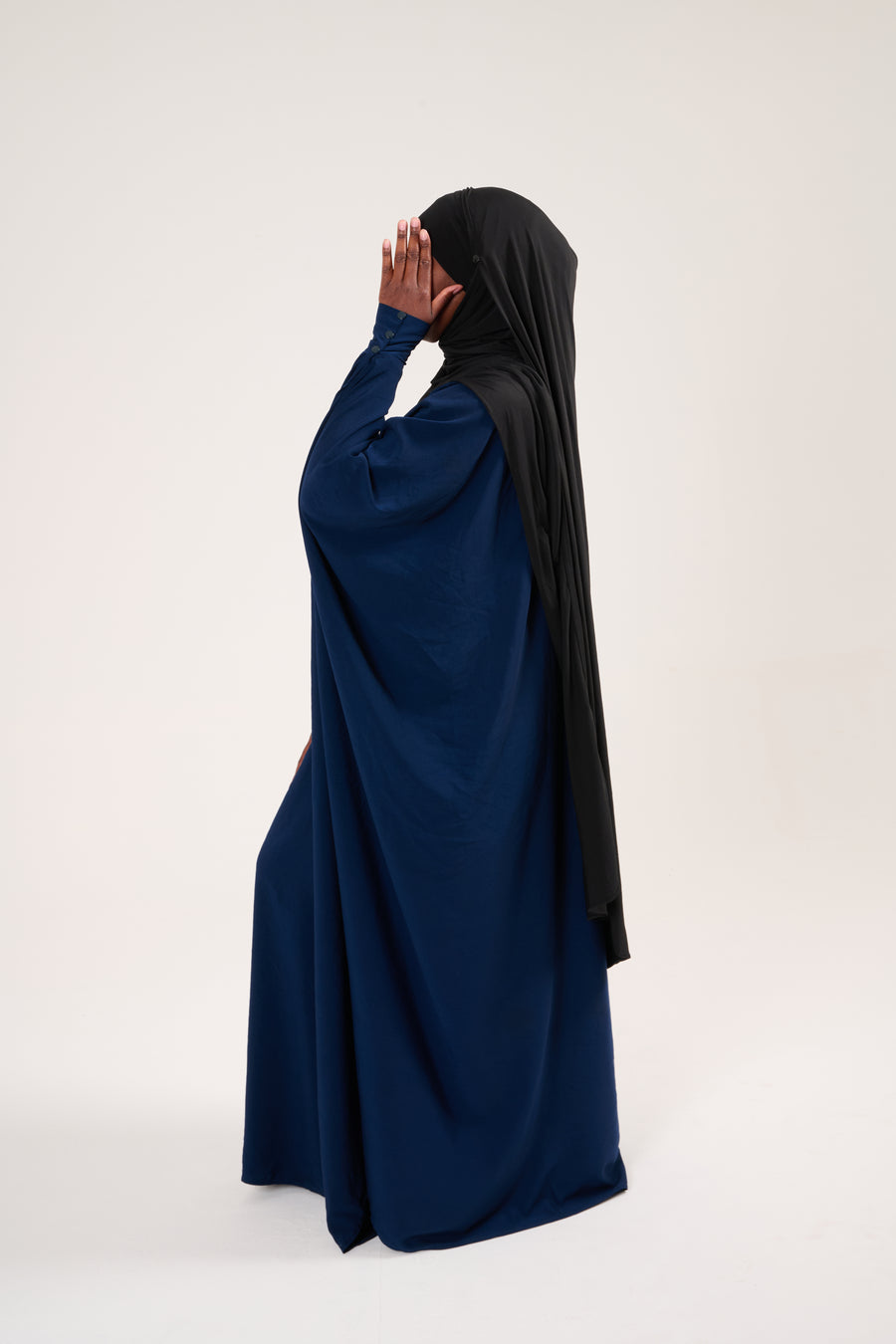 L'Abaya Madjigui : la pièce signature de la marque.
