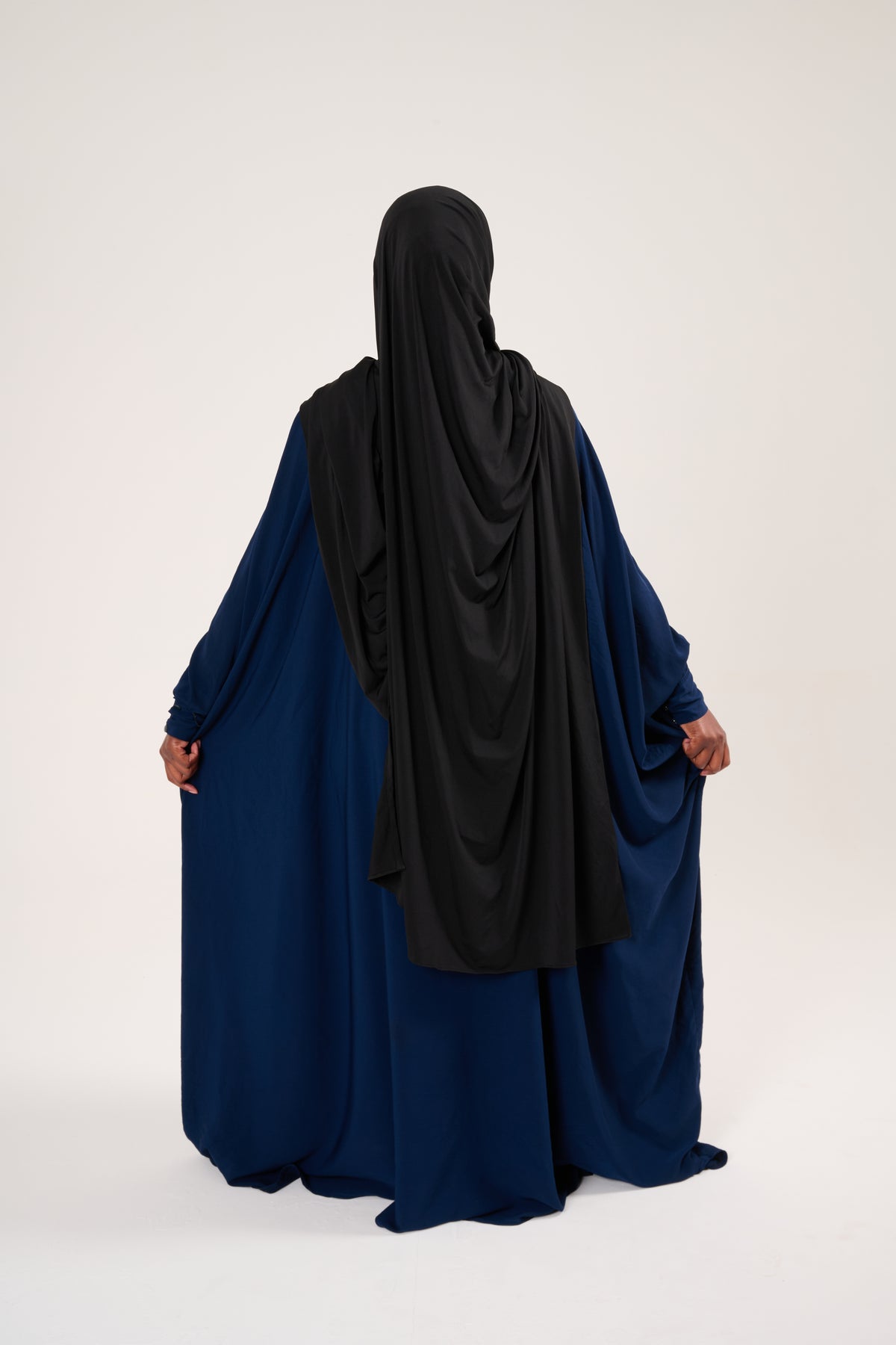L'Abaya Madjigui : la pièce signature de la marque.