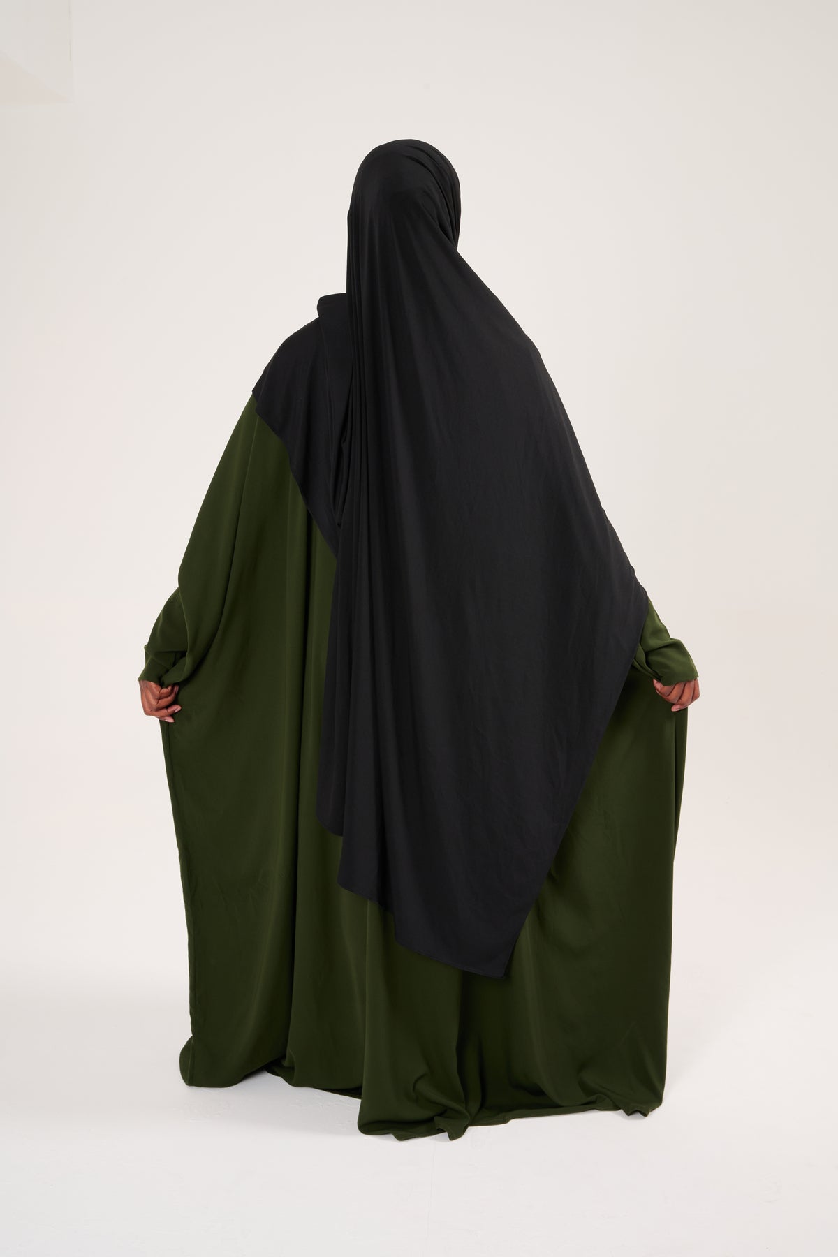 L'Abaya Madjigui : la pièce signature de la marque.