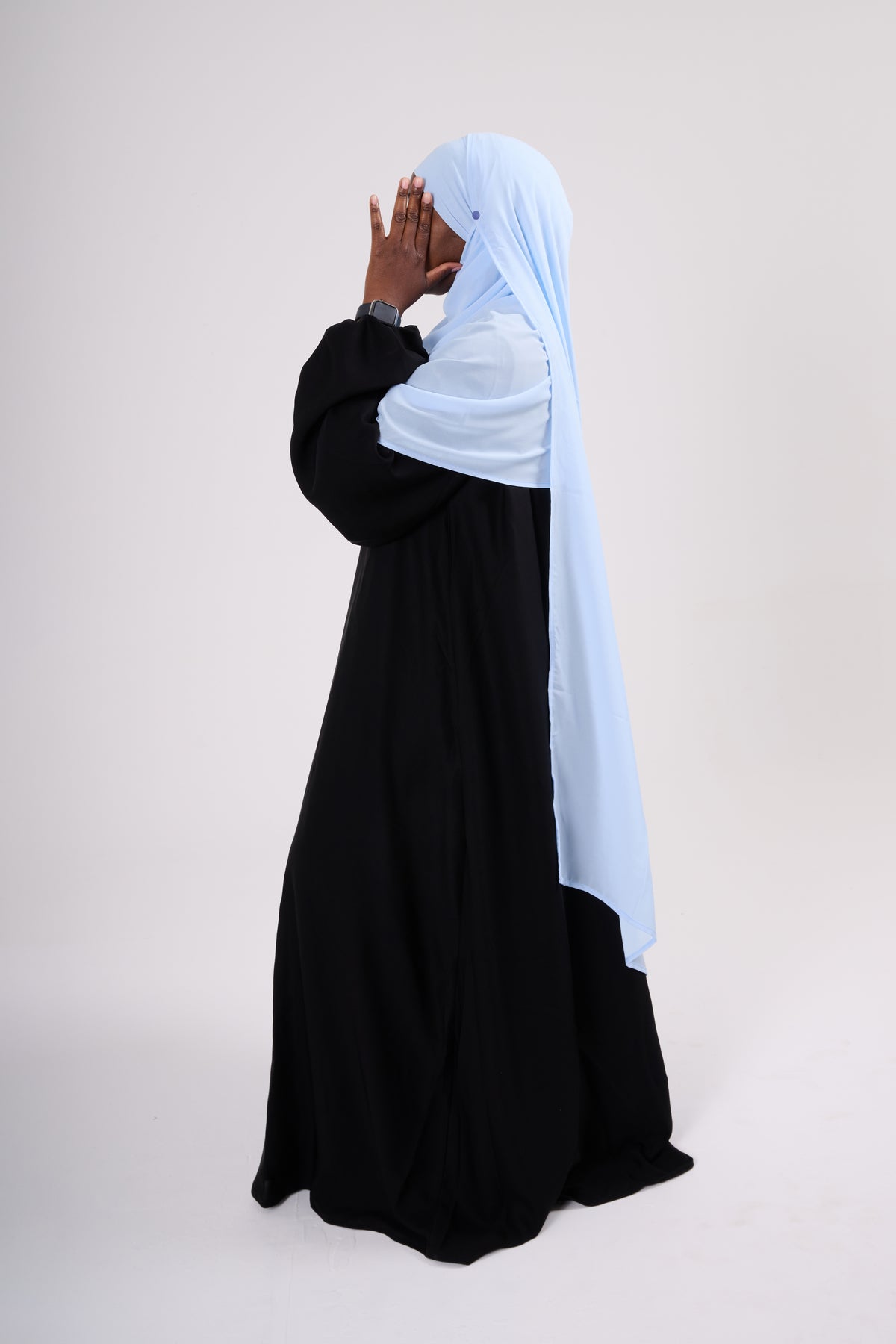 Hijab Hajar à clips mousseline saoudienne : le hijab que toutes nos clientes redemandent.