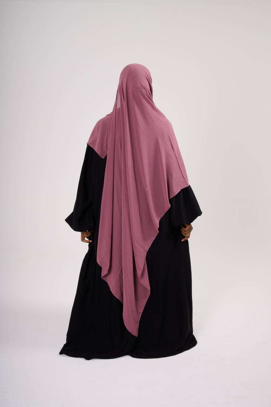 Hijab Hajar à clips mousseline saoudienne : le hijab que toutes nos clientes redemandent.
