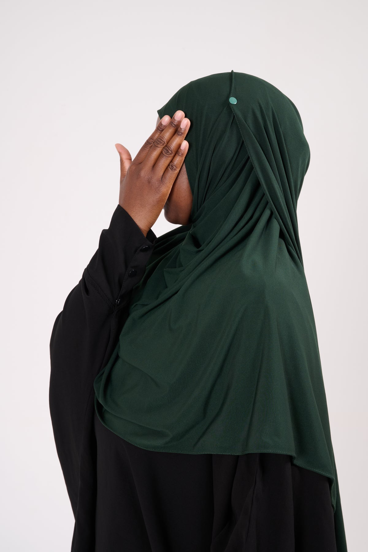 Hijab Kodoré en tissu jersey à clips : la référence des hijabs pratiques.