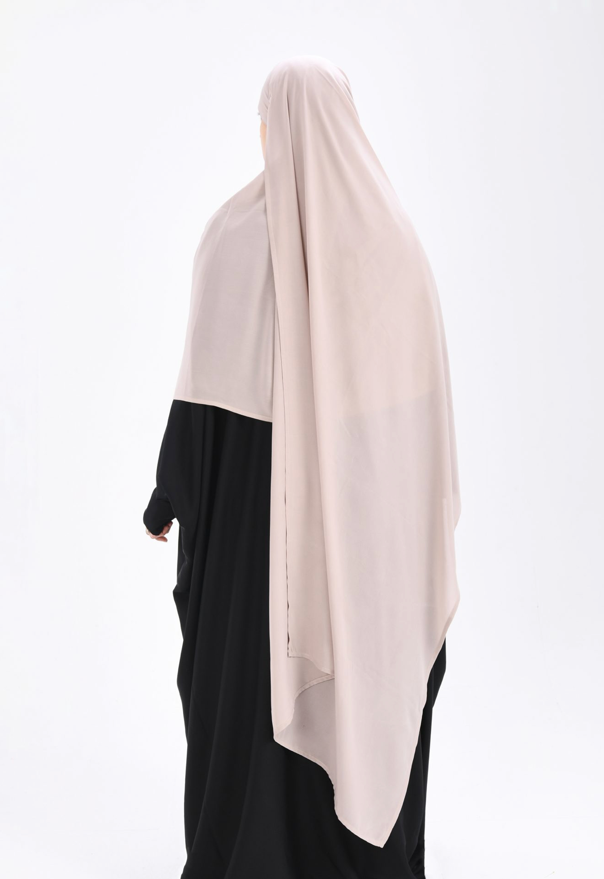 Hijab Hajar à clips mousseline saoudienne : le hijab que toutes nos clientes redemandent.