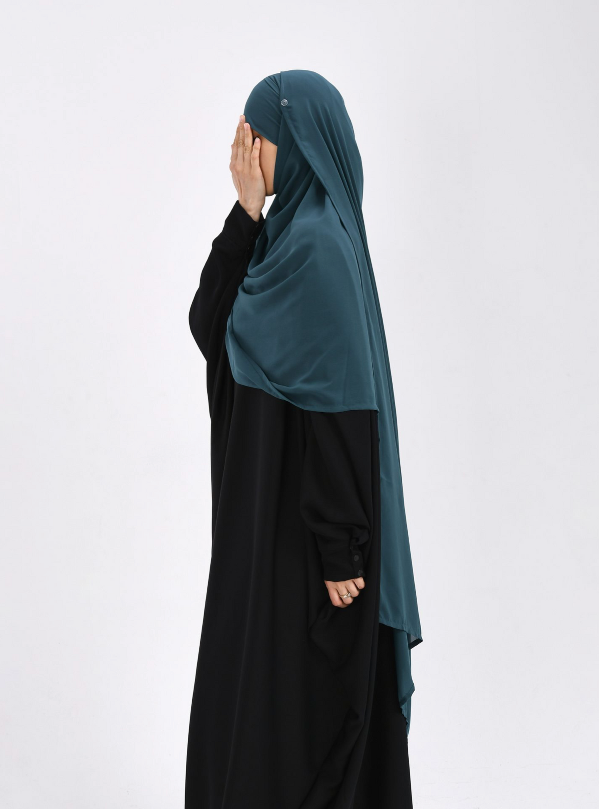 Hijab Hajar à clips mousseline saoudienne : le hijab que toutes nos clientes redemandent.