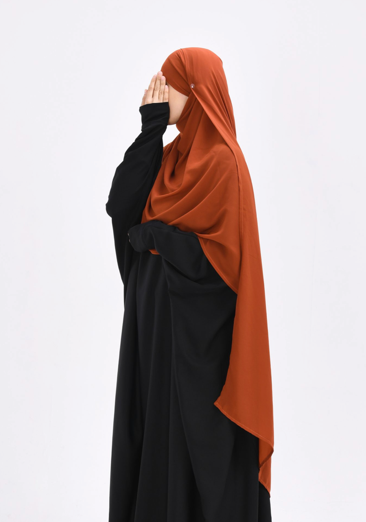 Hijab Hajar à clips mousseline saoudienne : le hijab que toutes nos clientes redemandent.