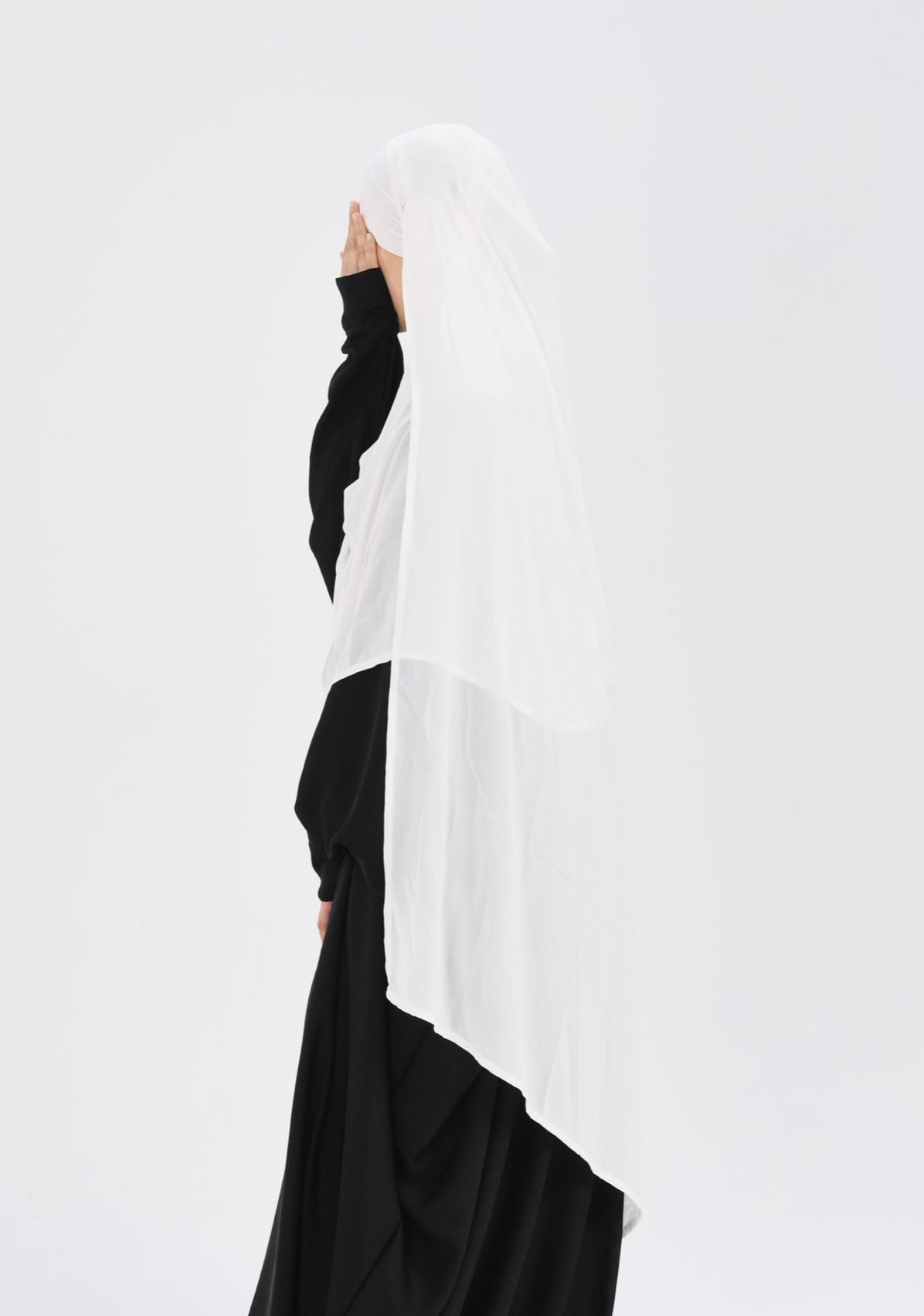 Hijab Hajar à clips mousseline saoudienne : le hijab que toutes nos clientes redemandent.