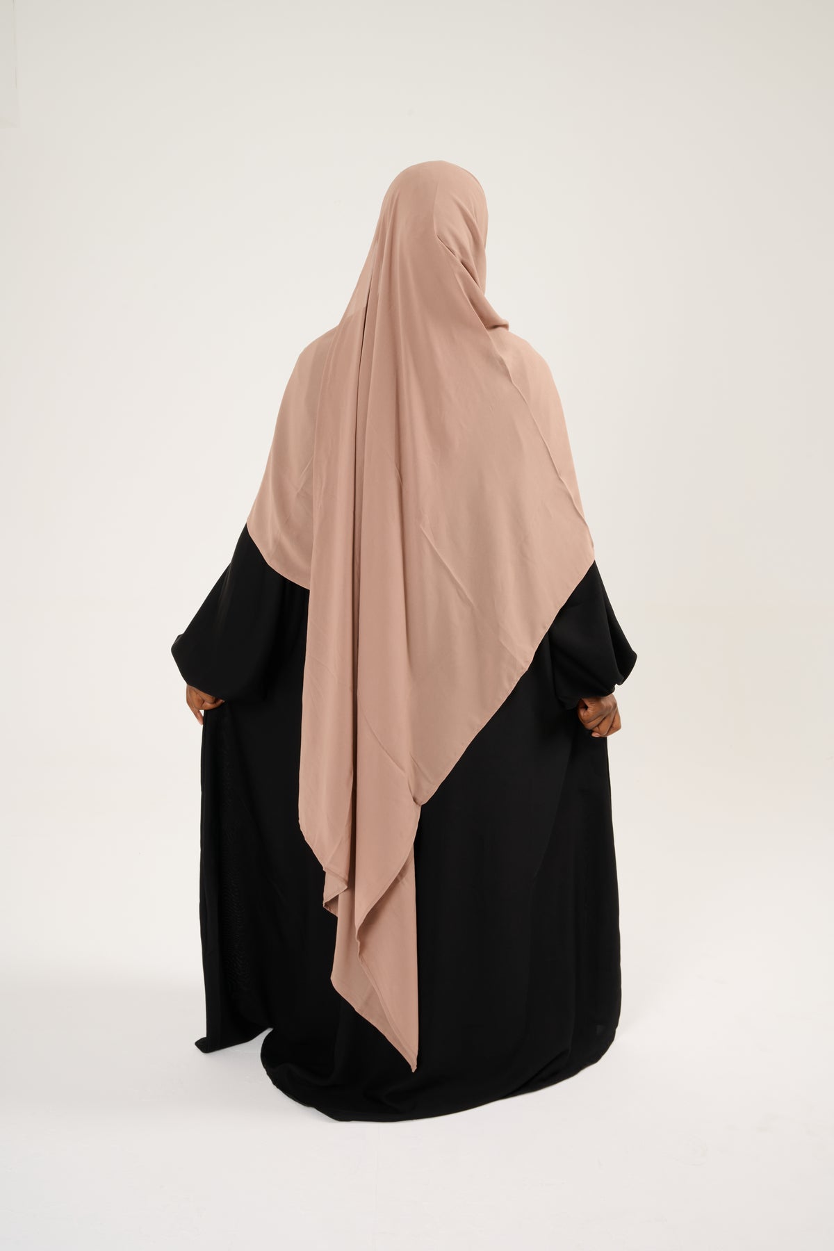 Hijab Hajar à clips mousseline saoudienne : le hijab que toutes nos clientes redemandent.