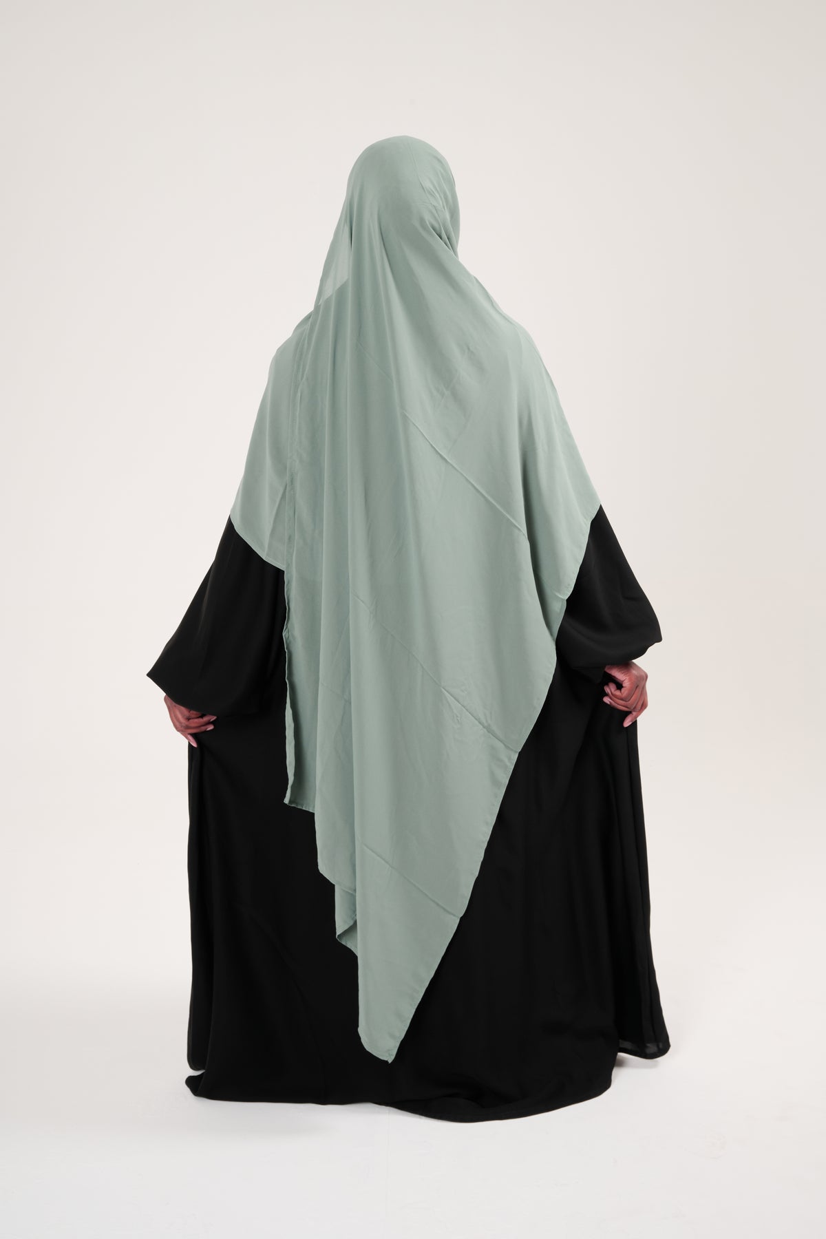Hijab Hajar à clips mousseline saoudienne : le hijab que toutes nos clientes redemandent.