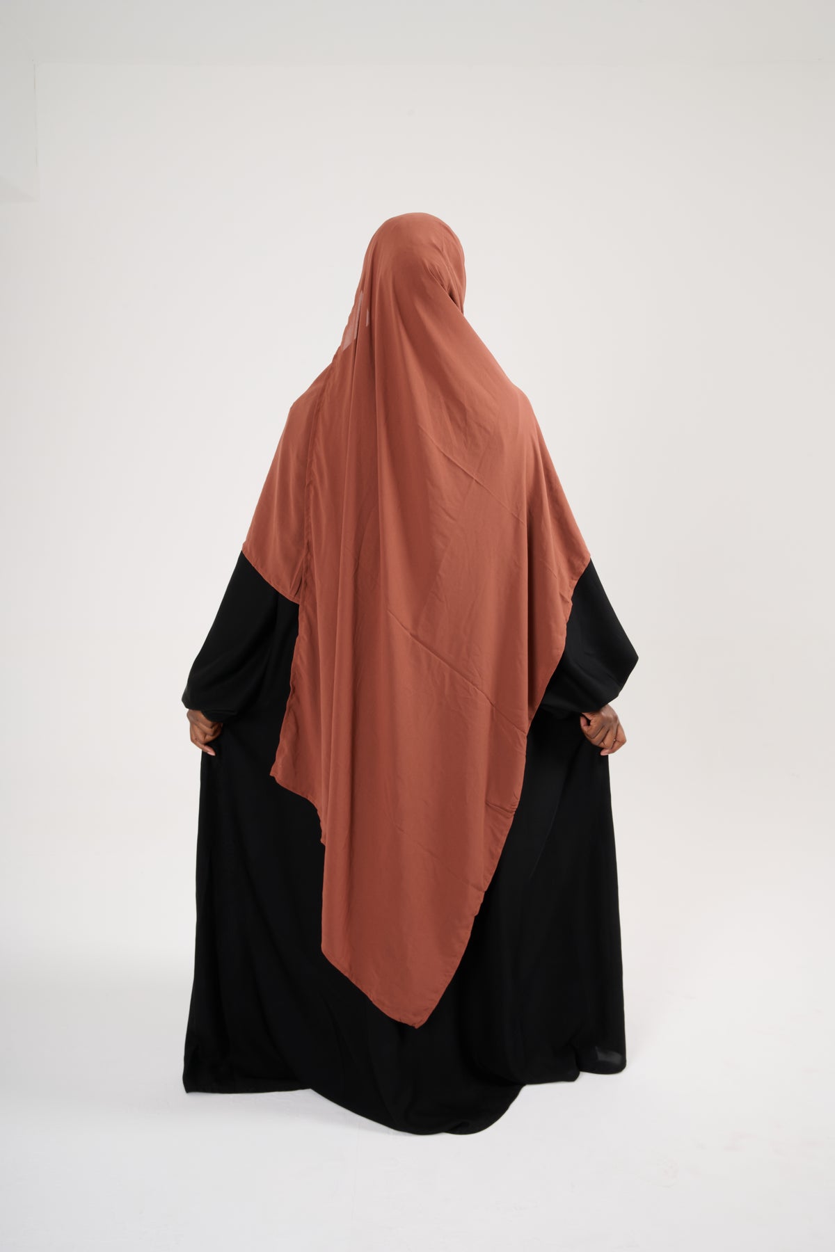 Hijab Hajar à clips mousseline saoudienne : le hijab que toutes nos clientes redemandent.