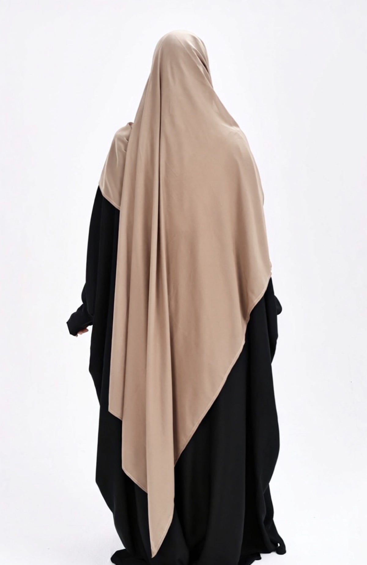 Hijab Hajar à clips mousseline saoudienne : le hijab que toutes nos clientes redemandent.