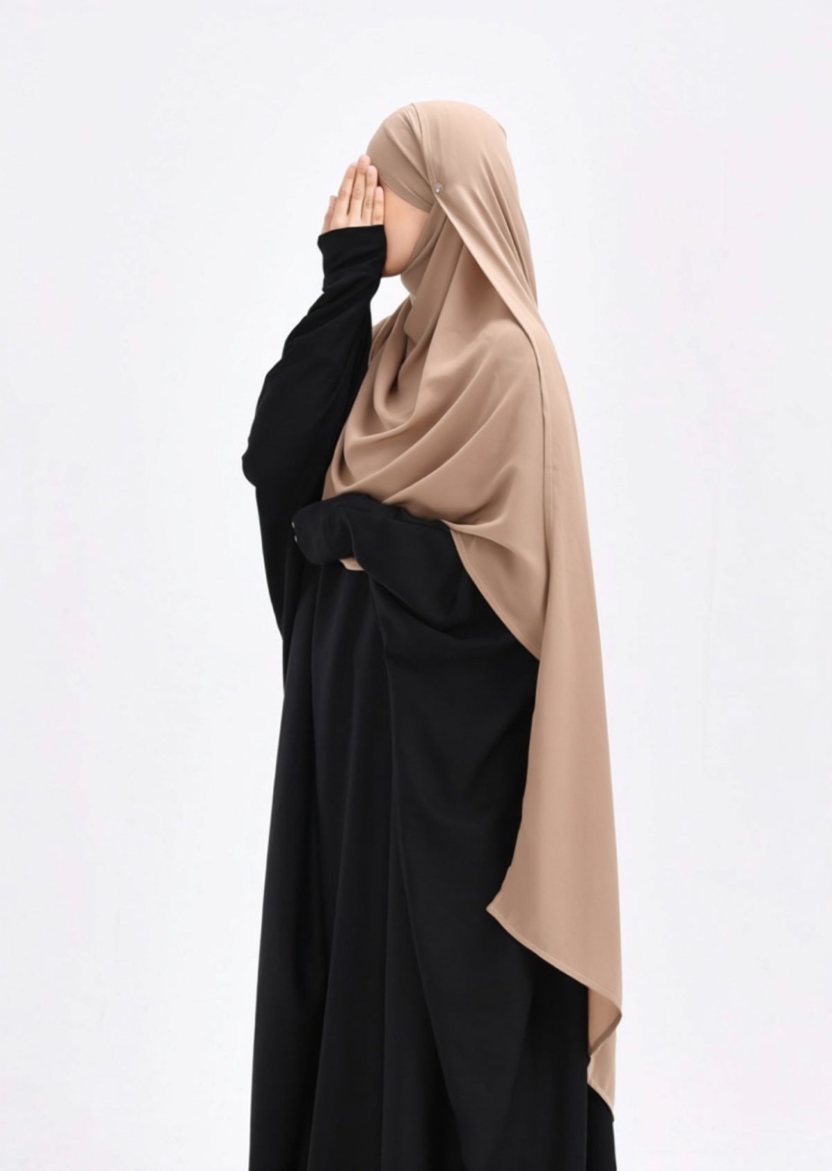 Hijab Hajar à clips mousseline saoudienne : le hijab que toutes nos clientes redemandent.