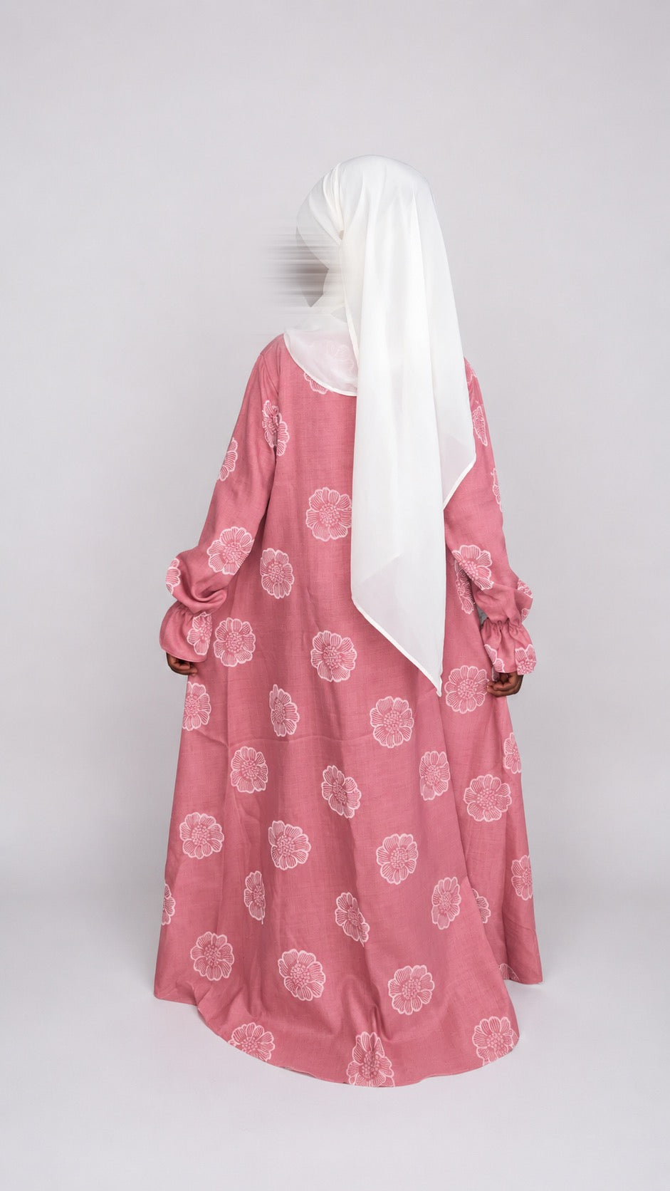 Abaya Soleil : élégance et douceur pour les petites filles.