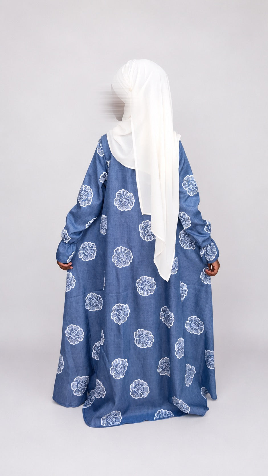 Abaya Soleil : élégance et douceur pour les petites filles.