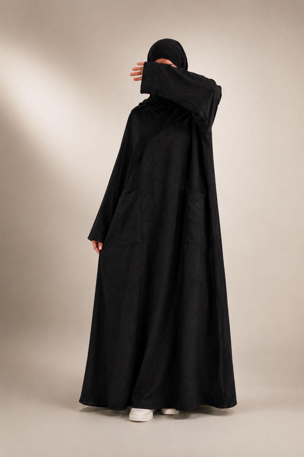 L'Abaya Tacko : en lin, légère que tu vas garder toute l'année.
