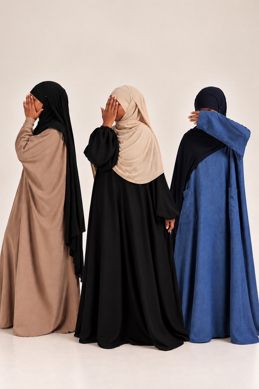 Pack Signature : 3 abayas et 3 hijabs Hajar, ton dressing complet à prix doux.